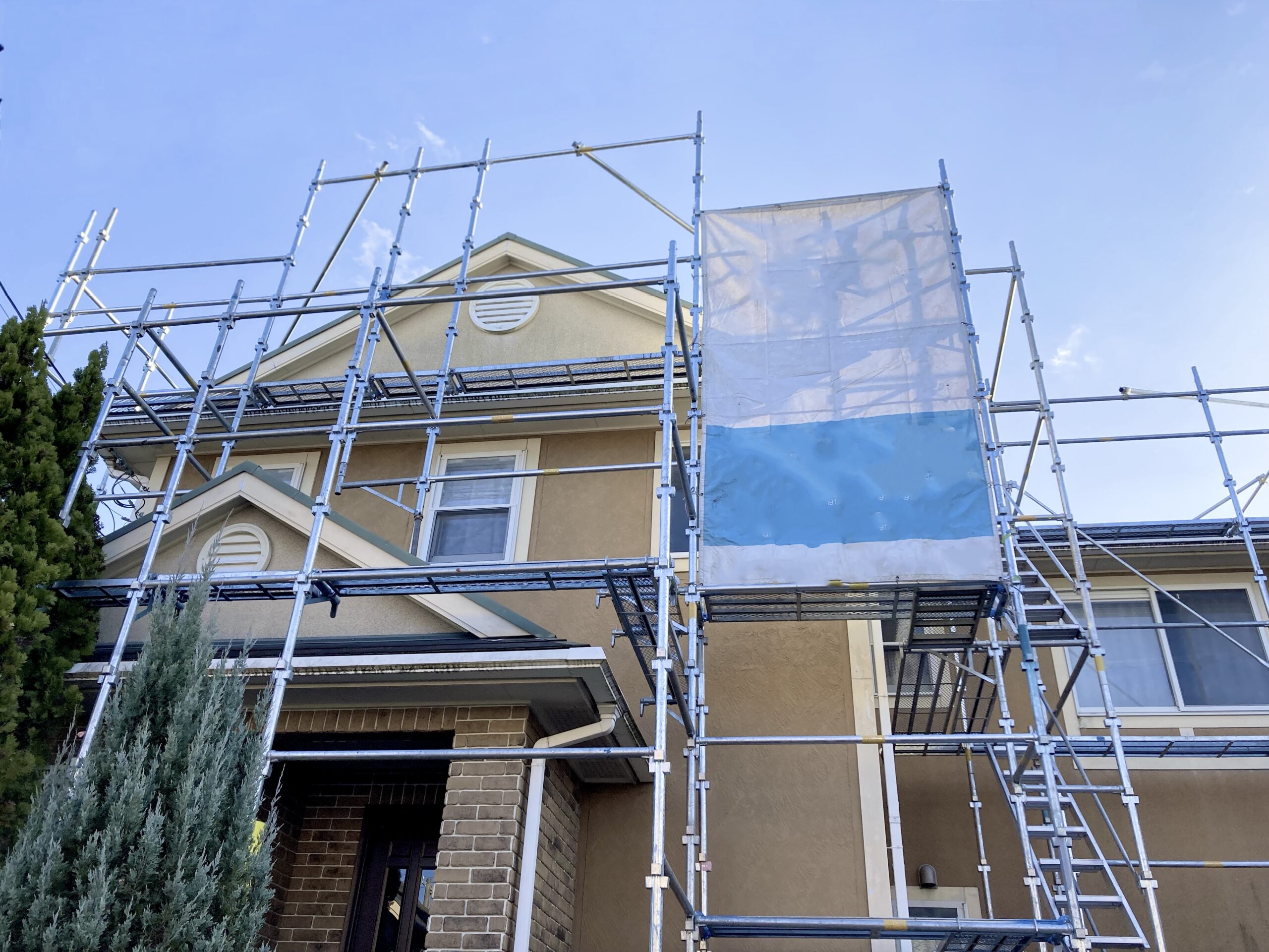 ●足場金具一式 　リフォーム　DIY　 DIY派必見】足場だけ組んでもらう費用はいくらが正解？──外壁