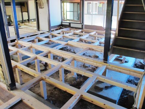 住宅の床下補強